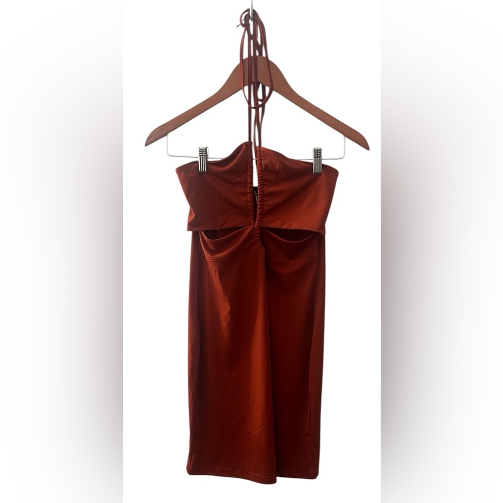 FOREVER 21 Rust Halter Mini Dress Cut Out Middle Women’s Size Medium NWT